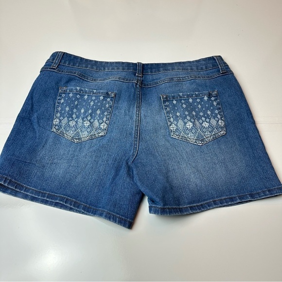 Bit & Bridle Shorts - Picture 7 of 8